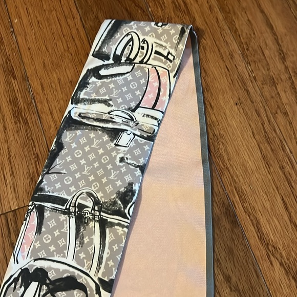 Louis Vuitton Silk Scarf - Picture 5 of 7